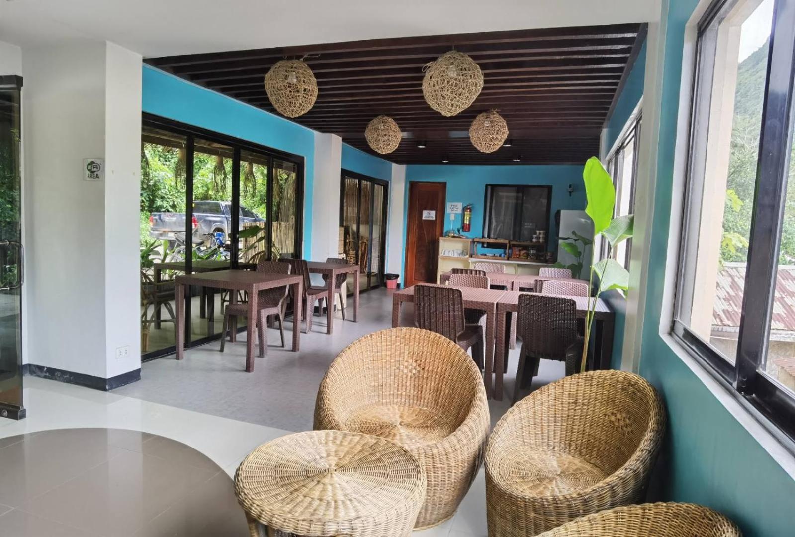 Amos Pili Tree Inn Powered By Cocotel Ел Нидо Екстериор снимка